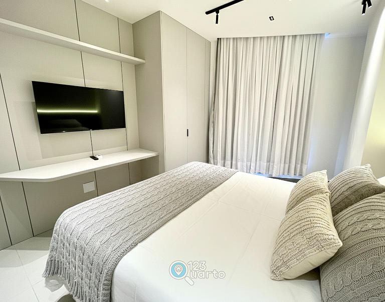 Apto Studio Urban Seaside View | #SOL1604