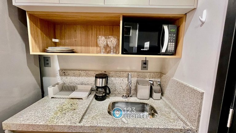 Apto Luxo Com Varanda Vista Mar | 123Quarto #BH207