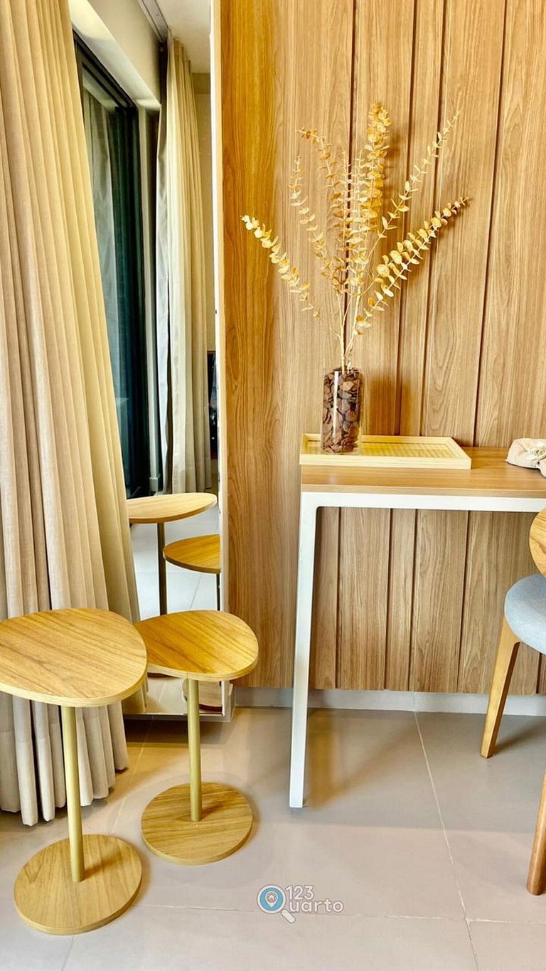 Apto Luxo Com Varanda Vista Mar | 123Quarto #BH207