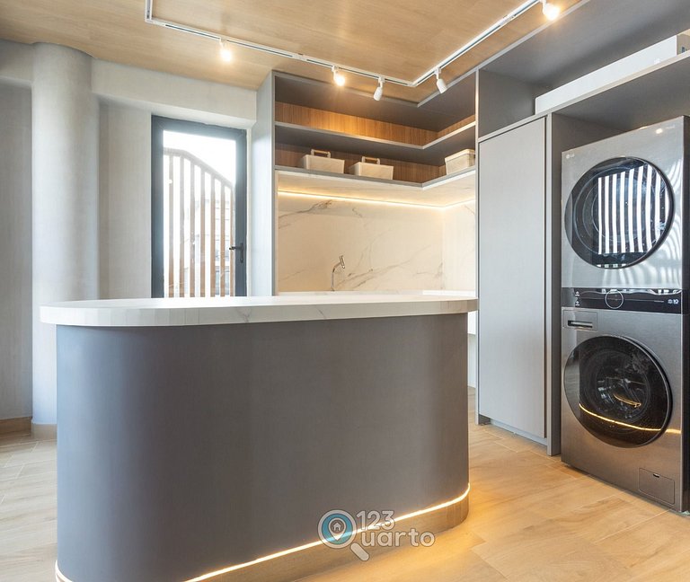 Apto Luxo | Vista Mar + Hidro Aquecida no Rooftop